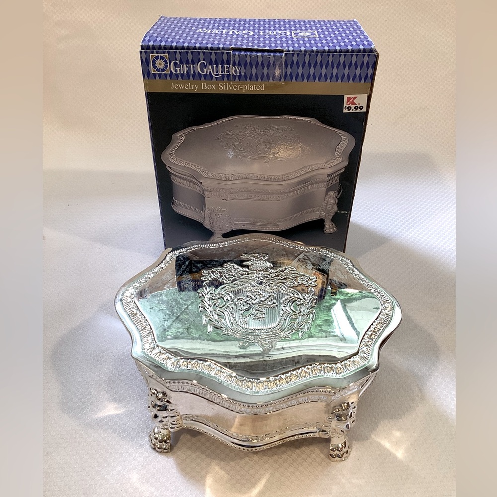 Vintage Gift Gallery Jewelry Box , Metal , Lions Heads Silver Plated Grannycore